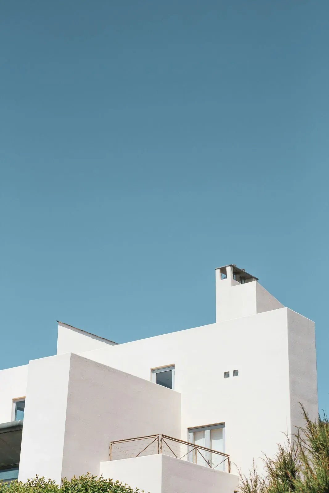 Upper volume seen against open sky